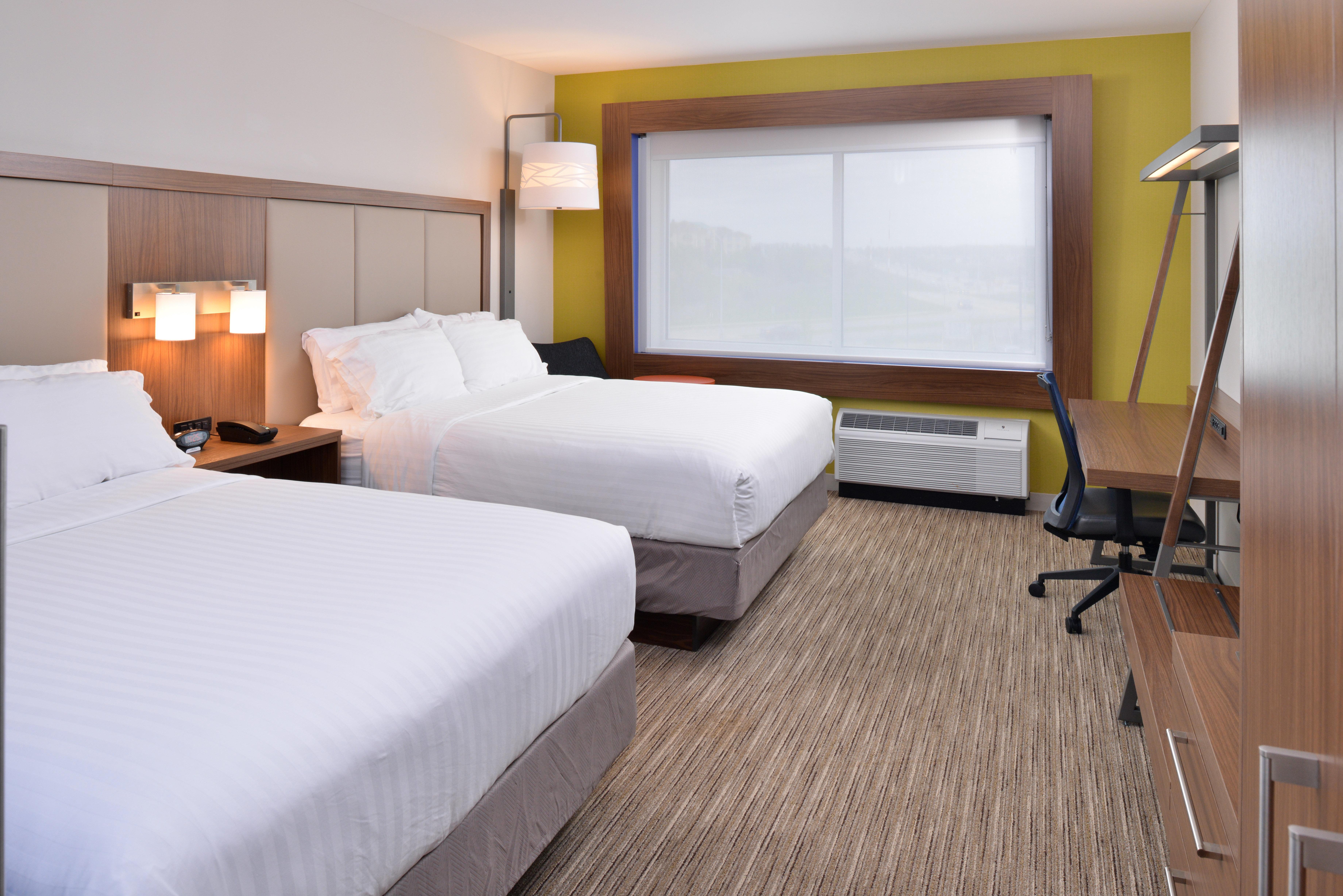 Holiday Inn Express & Suites Madison By Ihg Exterior photo