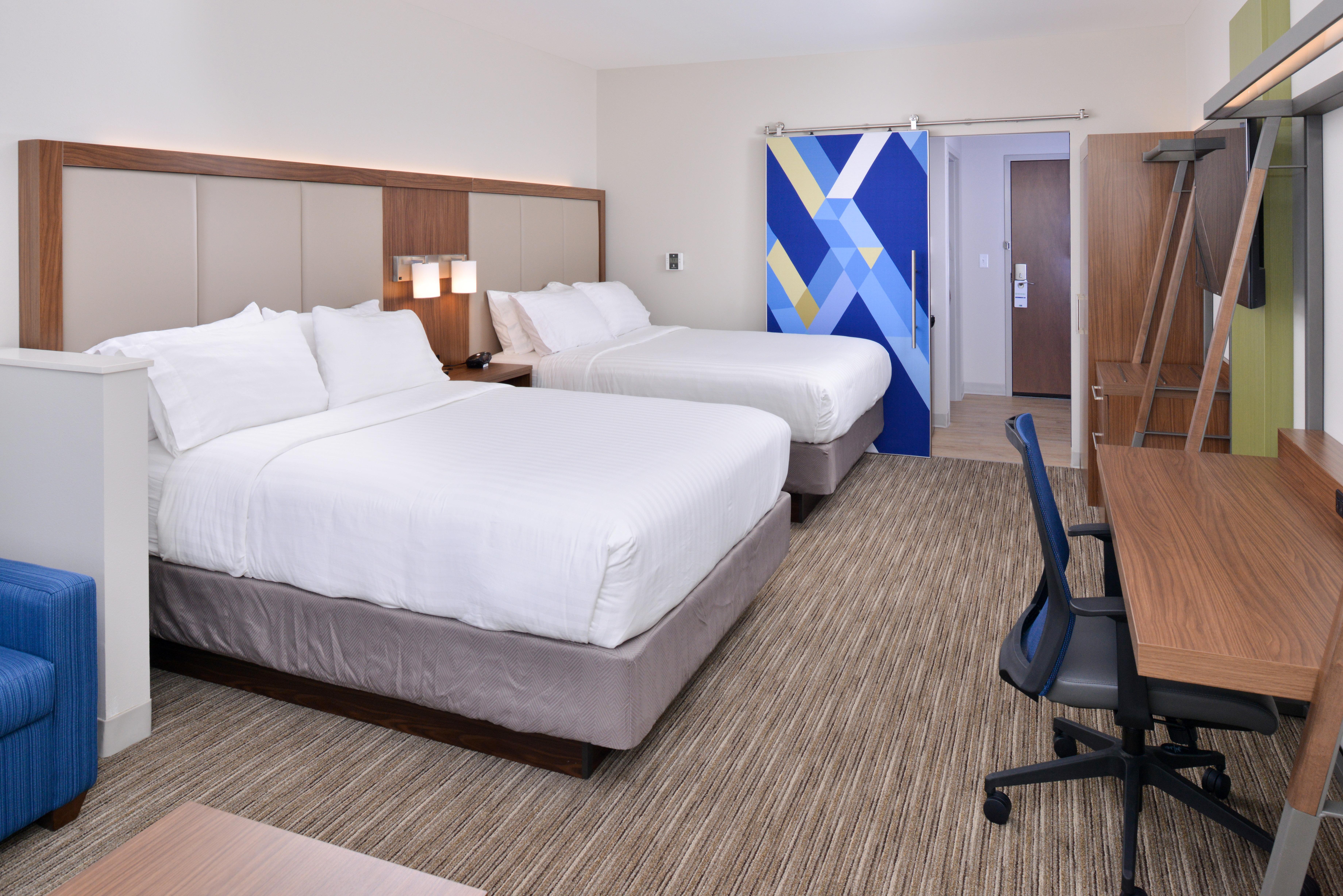 Holiday Inn Express & Suites Madison By Ihg Exterior photo