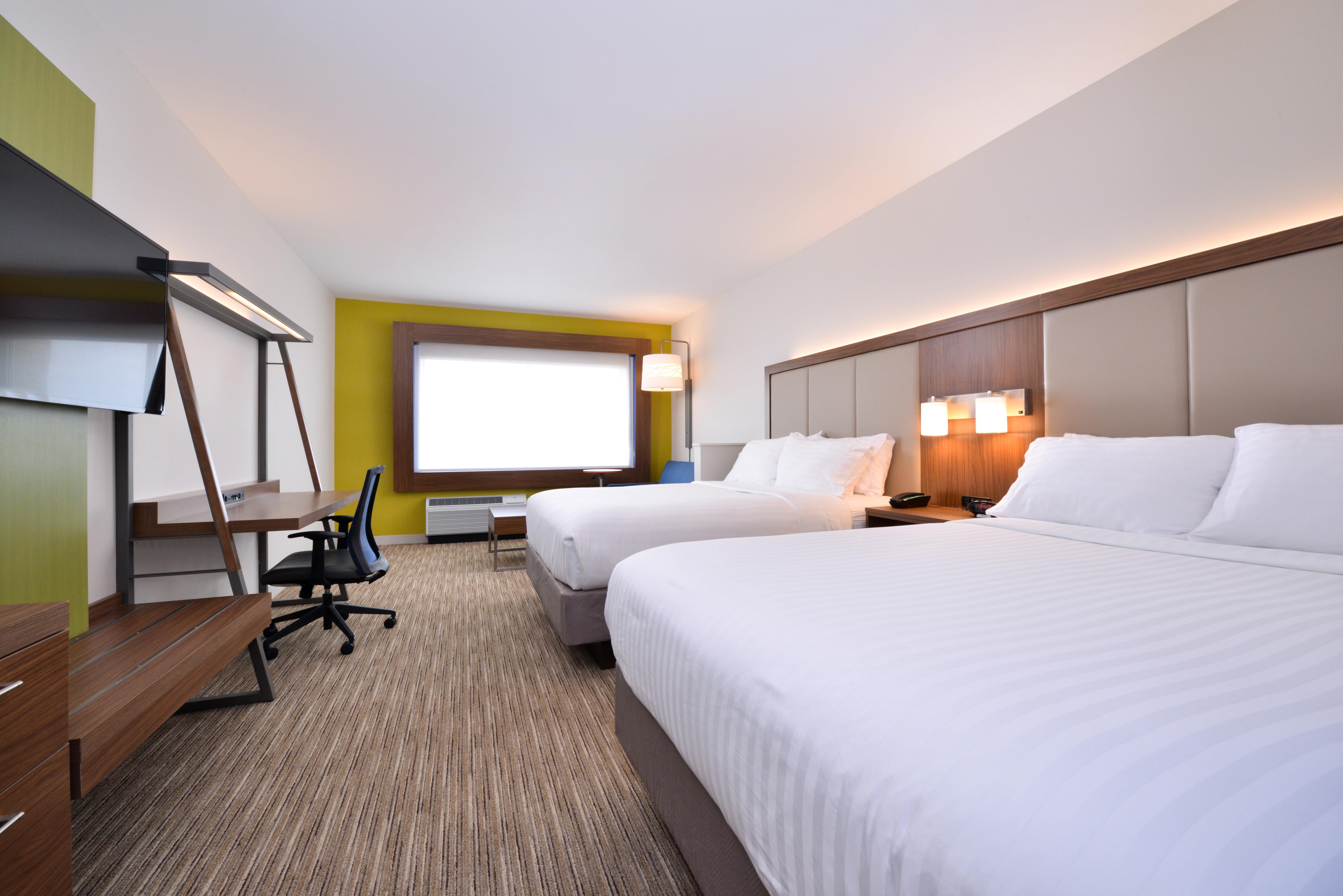 Holiday Inn Express & Suites Madison By Ihg Exterior photo